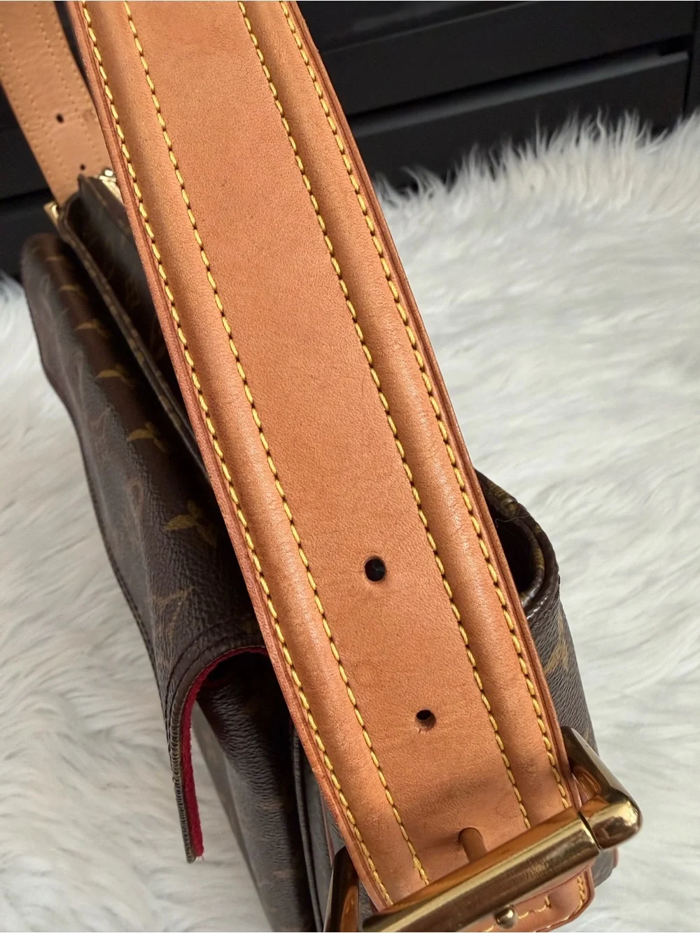 Louis Vuitton Viva cite GM Monogram Canvas Shoulder Bag .